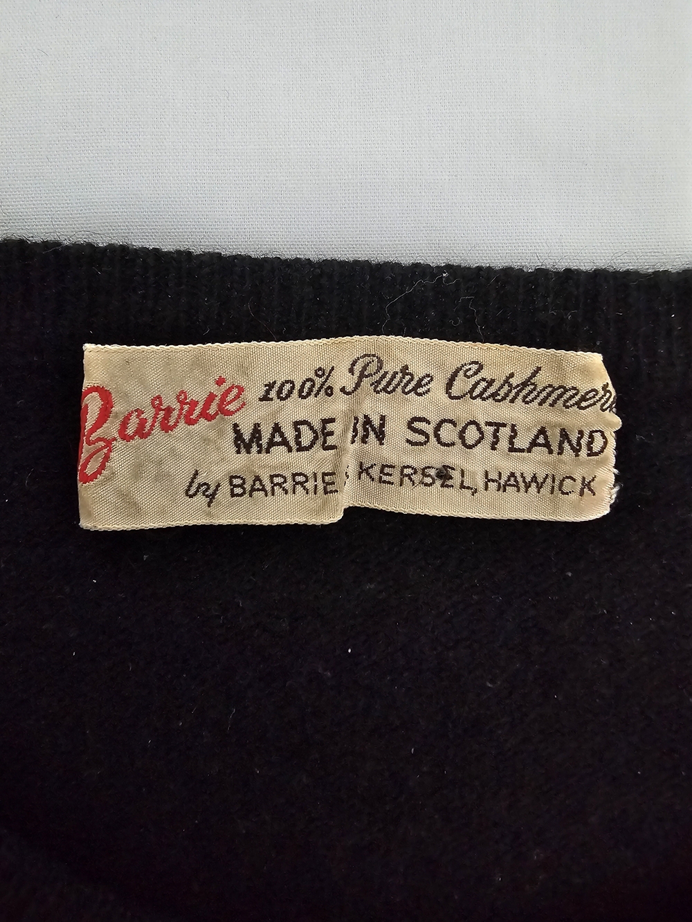 Vintage Barrie Scotland 100% Pure Cashmere Black Short Sleeve Sweater Women M/L - Picture 6 of 8